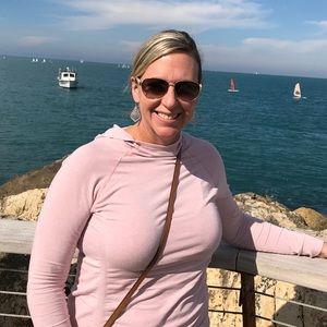 Meet your Posher, Julie